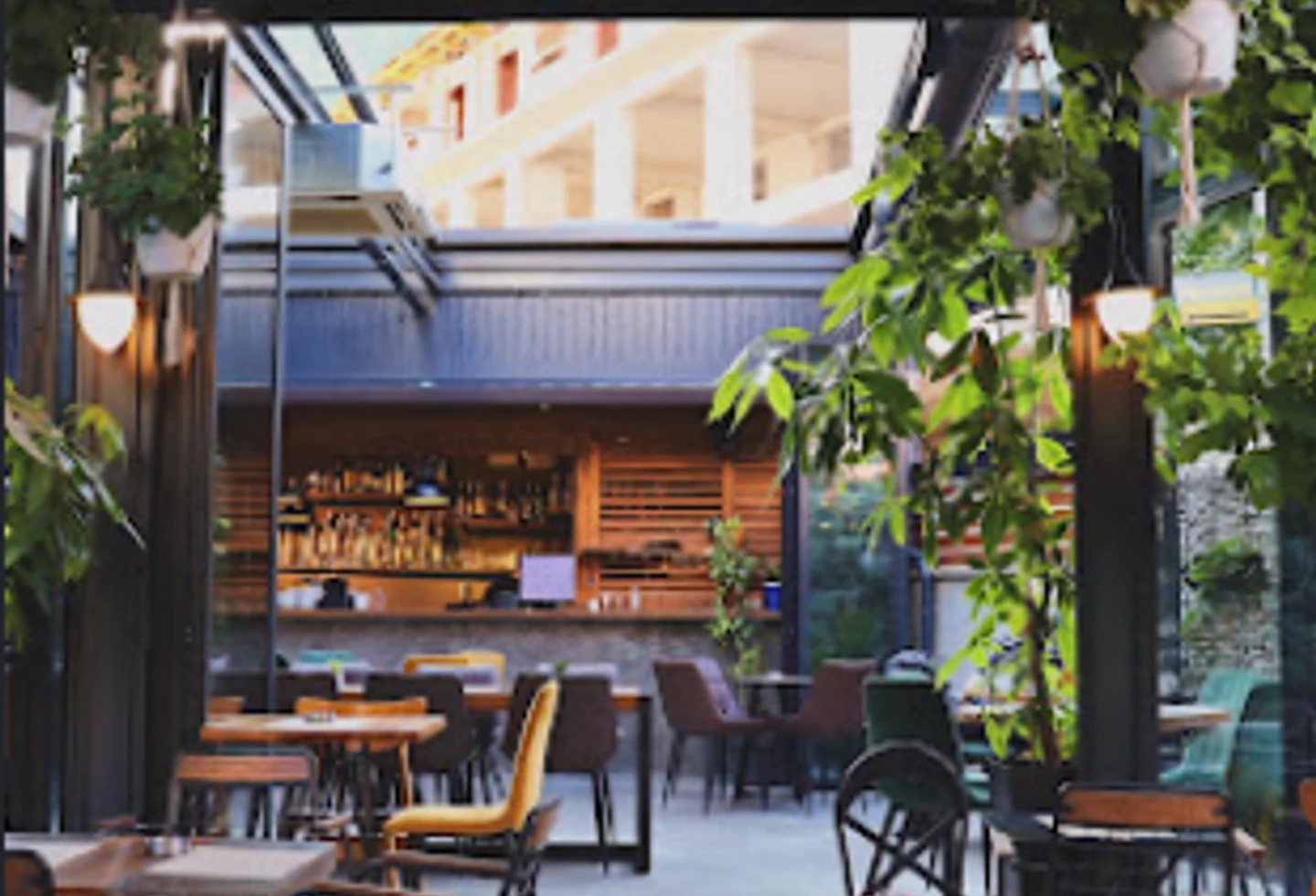 Bon Bouquet Café & Lounge