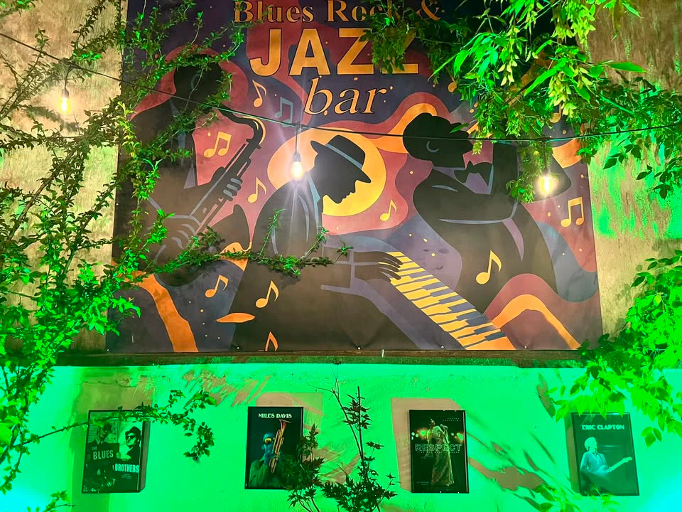 Notting Hill Bar